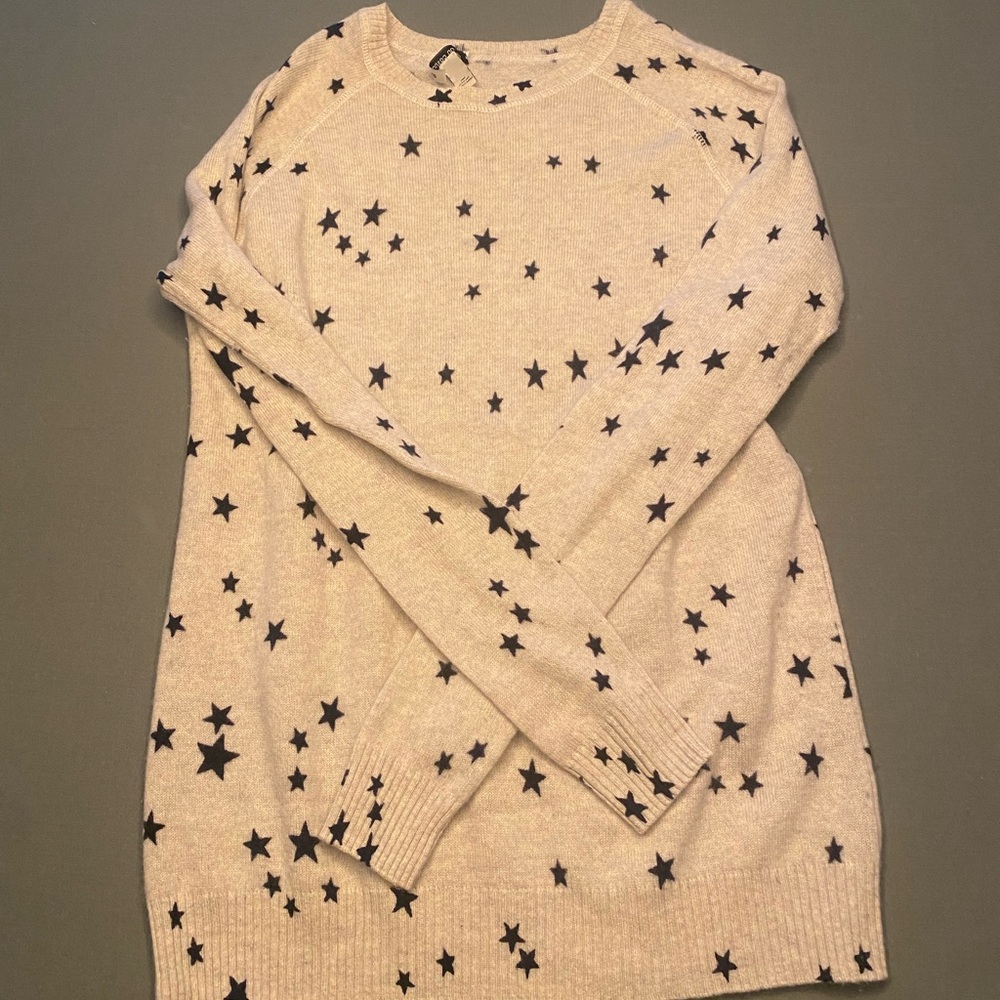 CASHMERE STAR SWEATER.